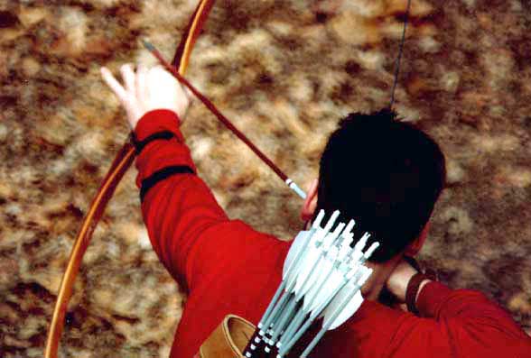 Filippo Donadoni di spalle con Longbow